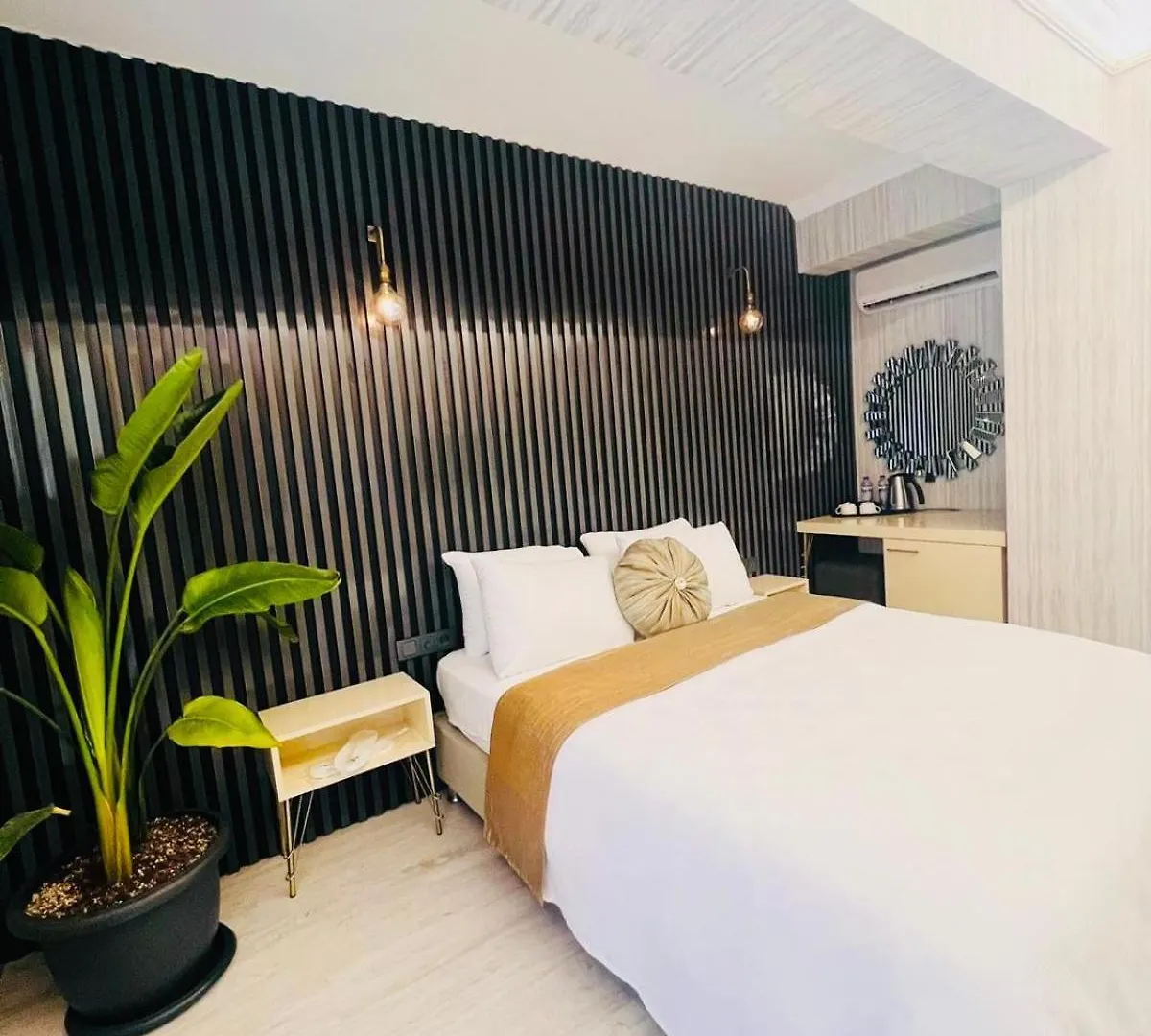 Zebra Otel Buca Bed & Breakfast