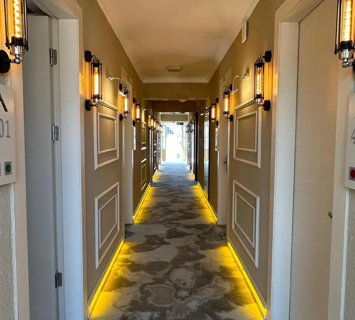 Zebra Otel Buca Tyrkiet